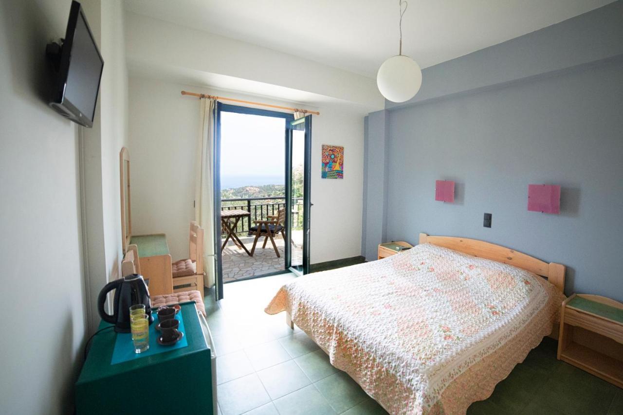 Eri Rooms To Let Raches  エクステリア 写真