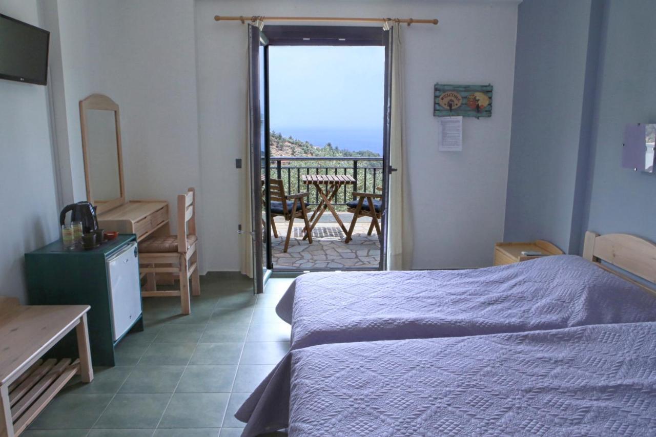 Eri Rooms To Let Raches  エクステリア 写真